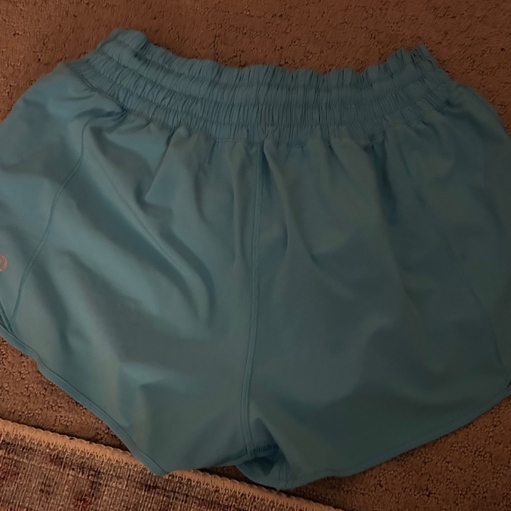 lululemon size 6 in 2.5 length hotty hot shorts! worn once! in blue